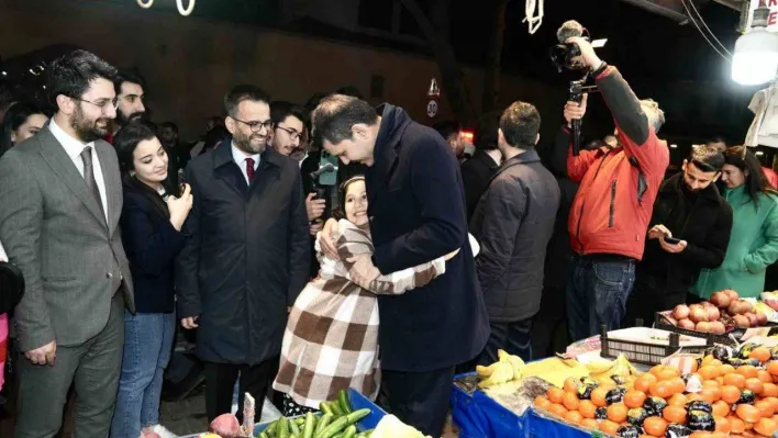 İstanbul Büyükşehir Belediye Başkan Adayı Murat Kurum öğrenci evinde sahur yaptı