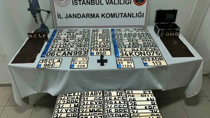 İstanbul'da 'İkiz plaka' operasyonu: 5 milyon değerinde 215 sahte plaka ele geçirildi