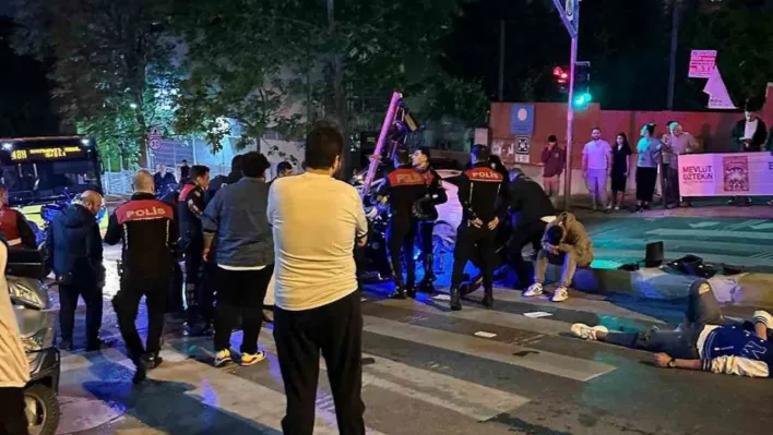 İstanbul'da 'yetersiz ehliyet' kovalamacası kazayla bitti: 2'si polis 3 yaralı