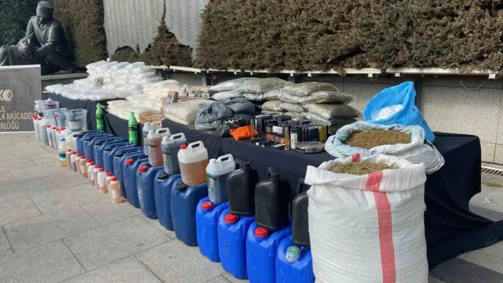 İstanbul'da 1 ton 63 kilo uyuşturucu madde ele geçirildi