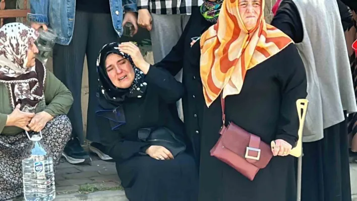 İstanbul'da akıl almaz kaza: Vitesleri karıştırınca aşağıya düştü, kardeşi gözyaşına boğuldu