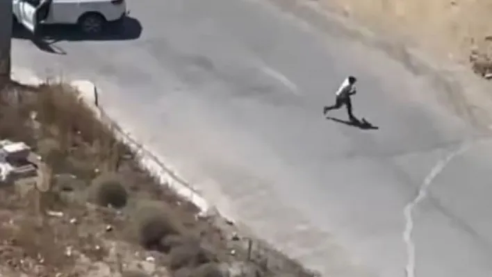 İstanbul'da aranan firari nefes kesen kovalamacada yakalandı, o anlar kameraya yansıdı