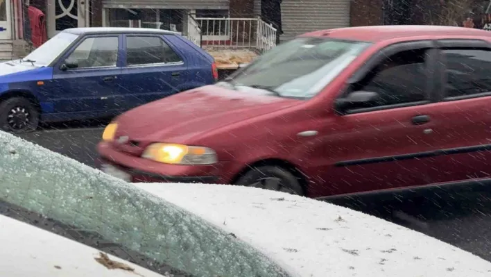 İstanbul'da beklenen kar yağışı başladı