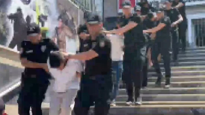 İstanbul'da çeşitli suç örgütlerine operasyon: 27 şüpheli tutuklandı