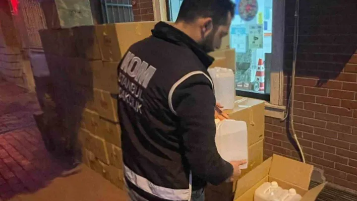 İstanbul'da dezenfektan diye satılan 3 ton 150 litre alkollü sıvı ele geçirildi