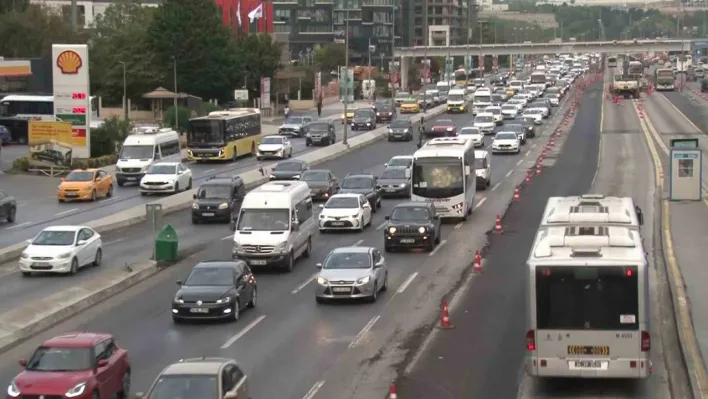 İstanbul'da eğitim-öğretim döneminin başlamasıyla birlikte trafikte yoğunluk oluştu