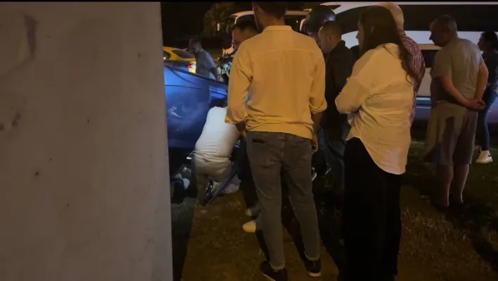 İstanbul'da feci 'makas' kazası: 1 yaralı, 3 araç hurdaya döndü