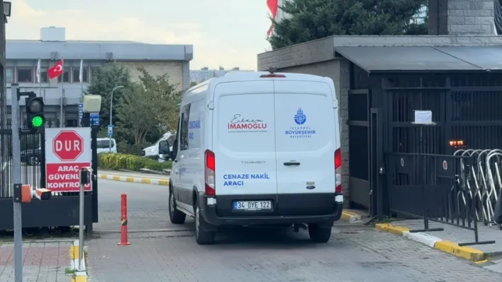 İstanbul'da gıda zehirlenmesinde ölen annenin cenazesi Adli Tıp Kurumu'na getirildi