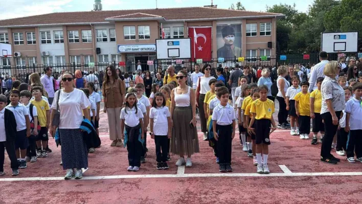 İstanbul'da ilk ders zili çaldı