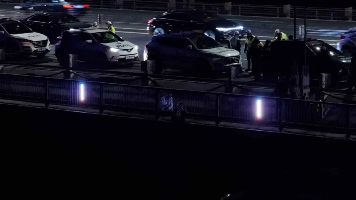 İstanbul'da köprüden atlamak isteyen kadını müzakereci polis böyle ikna etti