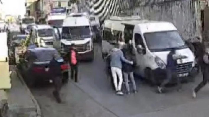 İstanbul'da levye ile saldırıya uğrayan servis şoförü o anları anlattı: Baba ve oğlu tarafından saldırıya uğramış