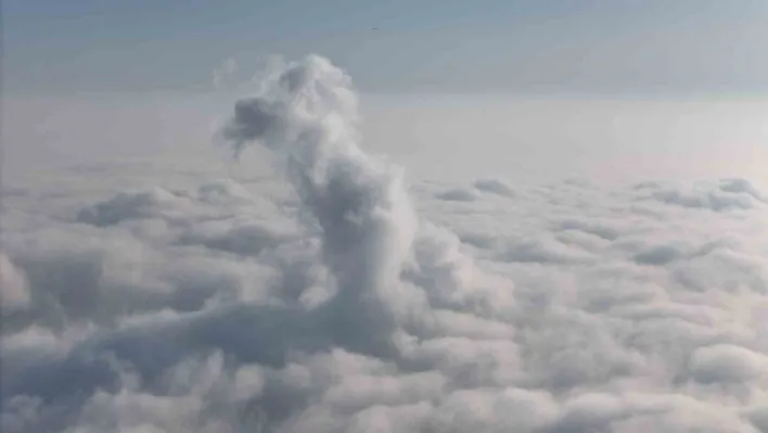 İstanbul'da masalsı sis manzaraları dronla görüntülendi