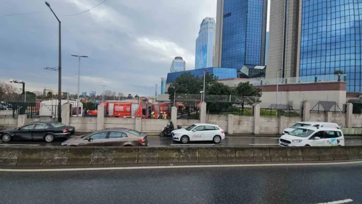 İstanbul'da Sabancı Center'da yangın paniği