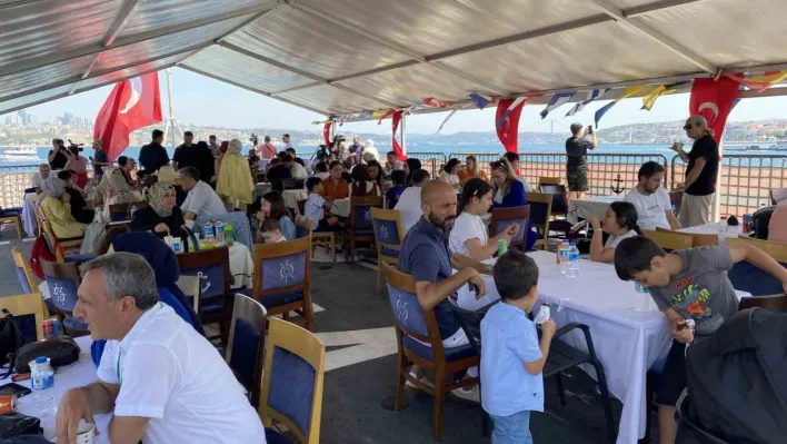 İstanbul'da şehit çocuğu ve yakınları için Boğaz turu düzenlendi