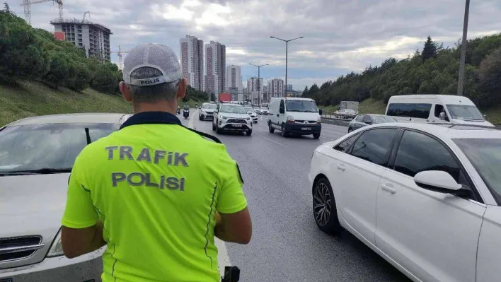 İstanbul'da trafik denetimi: Kurallara uymayanlara ceza yağdı