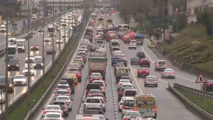 İstanbul'da trafik yoğunluğu yüzde 70'e ulaştı