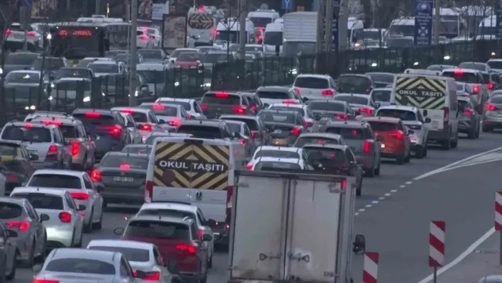 İstanbul'da trafik yoğunluğu yüzde 83'e çıktı