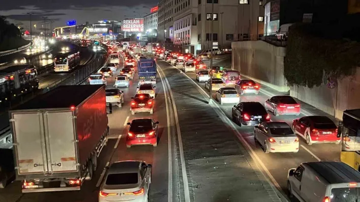 İstanbul'da trafik yoğunluğu yüzde 83'e ulaştı
