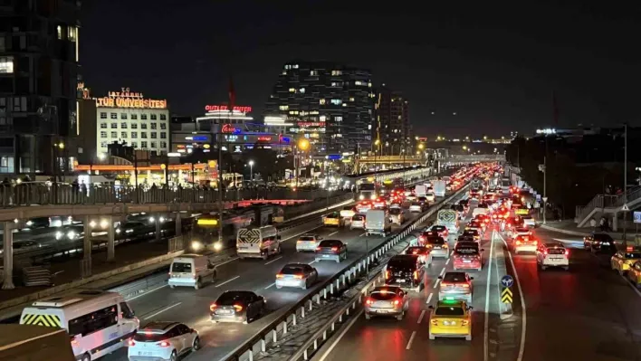 İstanbul'da trafik yoğunluğu yüzde 83'e ulaştı