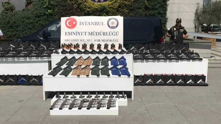 İstanbul'da yasadışı silah ticareti operasyonu: 269 tabanca ele geçirildi