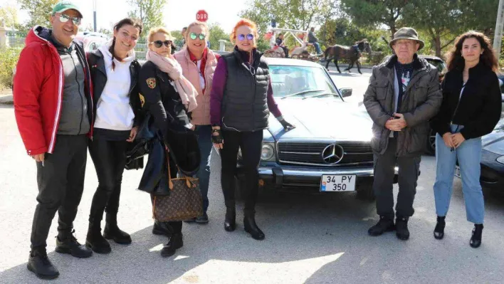 İstanbul'dan yola çıkan klasik otomobillerin son durağı Edirne oldu