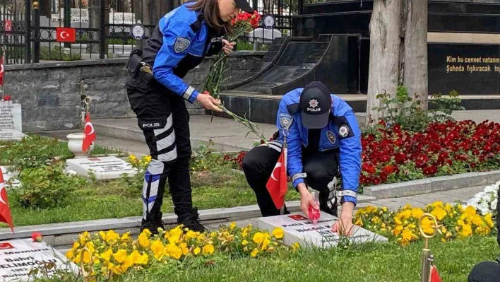 İstanbul polisi bayram öncesinde şehit ailelerini yalnız bırakmadı