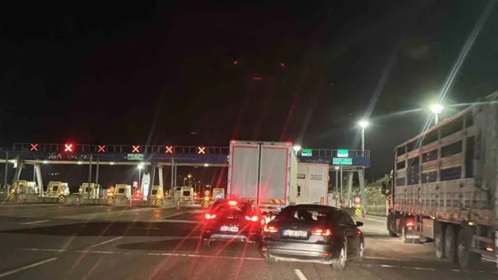 İstanbul trafiğine nefes olan otoyolda, gişe sayısının azaltılması, yoğunluğa sebep oluyor