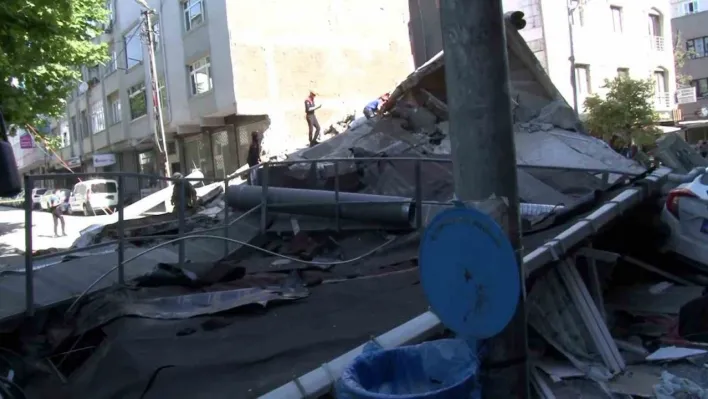 İstanbul Valiliği: 'Küçükçekmece'de 3 katlı bina çöktü'