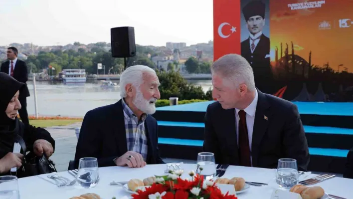 İstanbul Valisi Gül, 15 Temmuz şehit aileleri ve gazileriyle buluştu