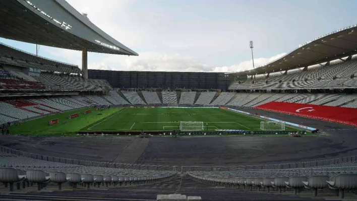 İstanbulspor - Fenerbahçe maçı Atatürk Olimpiyat Stadyumu'nda oynanacak