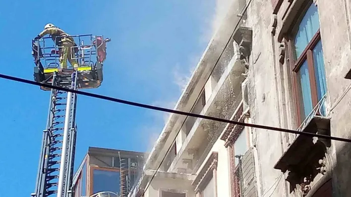 İstiklal Caddesi'nde yangın paniği