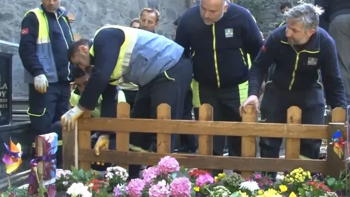 İtalyan şefin oğlu  Mattia Ahmet Minguzzi'nin tahrip edilen mezarı onarıldı