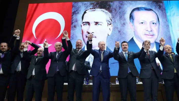 İYİ Parti'den istifa eden iki belediye başkanı AK Parti'ye geçti