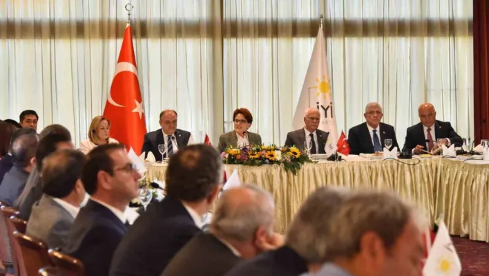 İYİ Parti Genel Başkanı Akşener, Ankara'da milletvekilleriyle bir araya geldi