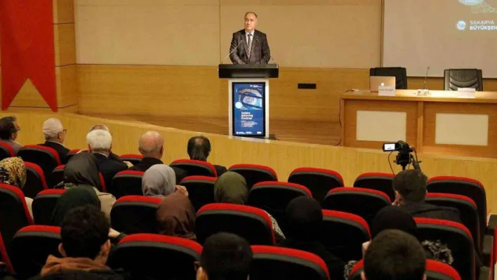 İz bırakan alimler bu panelde konuşuldu