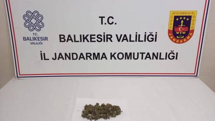 Jandarma'dan 4 ilçede uyuşturucu tacirlerine operasyon