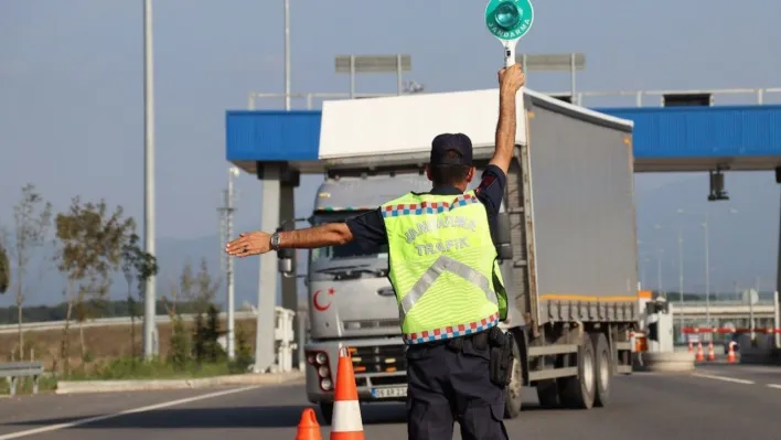 Jandarma denetledi, bir ayda 626 araç ve 157 sürücü trafikten men edildi