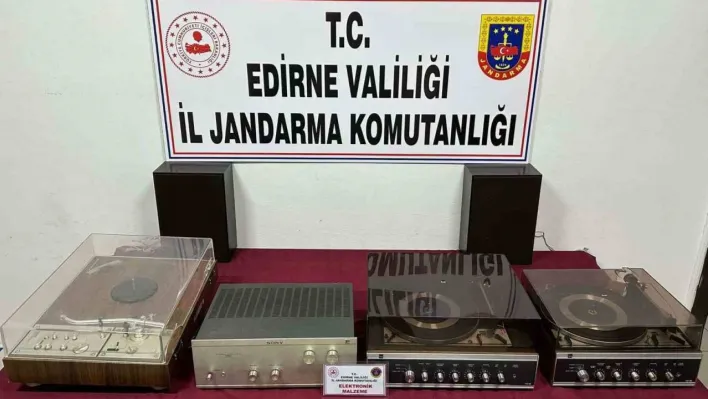 Jandarma ekipleri 200 bin TL değerinde gümrük kaçağı ürün ele geçirdi