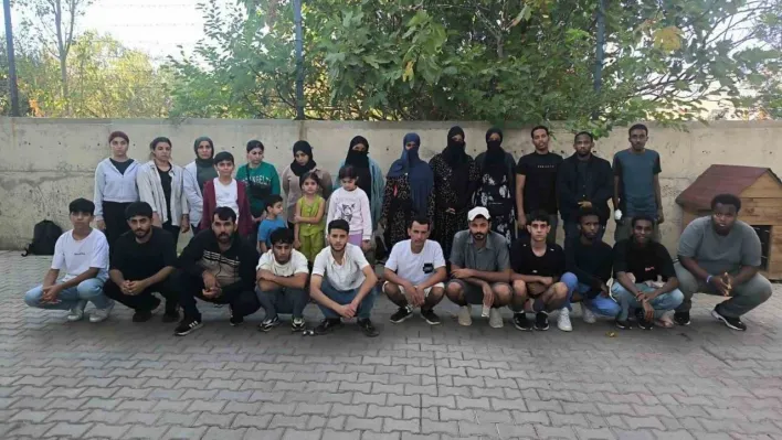 Jandarma operasyonunda 28 düzensiz göçmen yakalandı