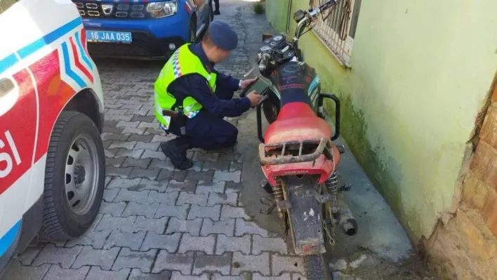 Jandarmadan tescilsiz ve çalıntı motosiklet uygulaması