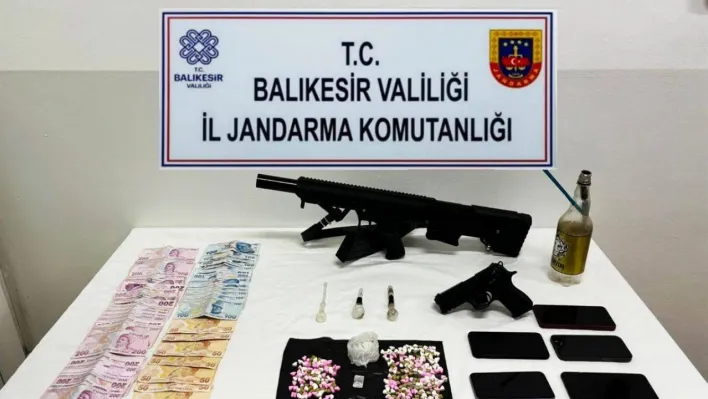 Jandarmadan uyuşturucu tacirlerine operasyon: 6 gözaltı