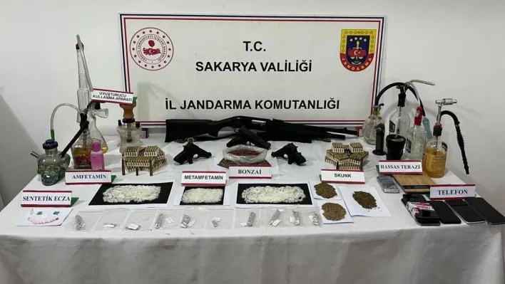 Jandarmadan uyuşturucu ve silah kaçakçılığı operasyonu: 2 tutuklama