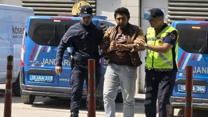 Jandarmaya ekiplerine saldıran genç tutuklandı