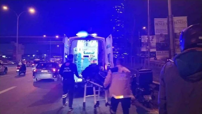 Kadıköy'de 2 motosiklet çarpıştı: 1 yaralı