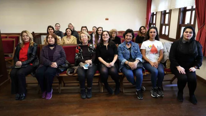 Kadınlar şiddetin türlerini Osmangazi'de öğrendi