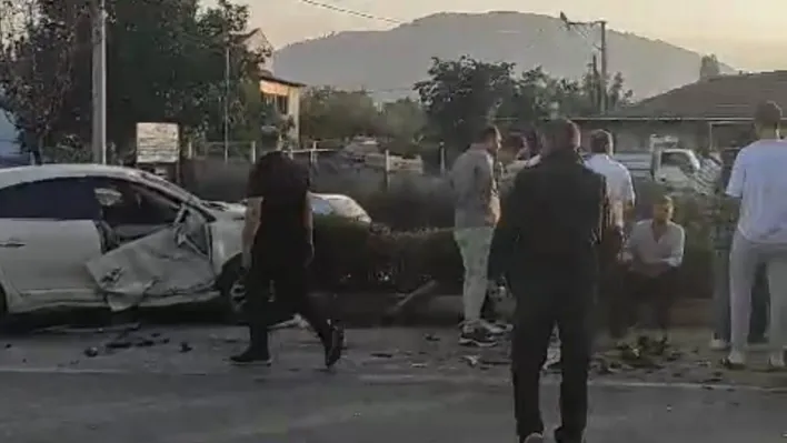 Kafa kafaya çarpıştılar: 2 yaralı