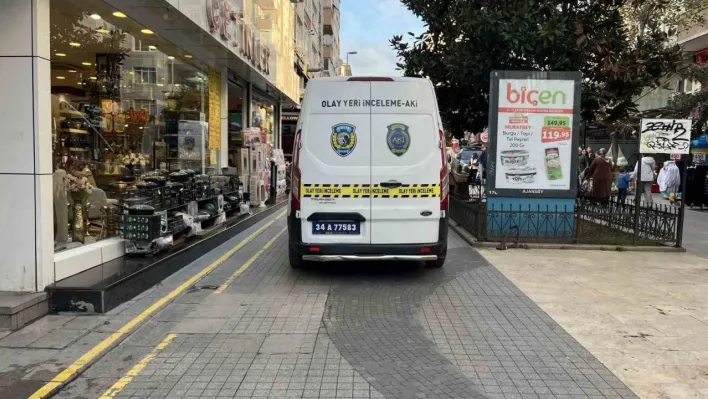 Kafede otururken silahlı saldırıya uğradı