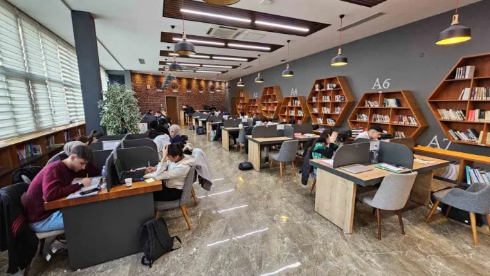 Kağıthane Belediyesi'nden üniversite öğrencilerine eğitim desteği