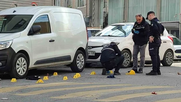 Kağıthane'de sokak ortasında cinayet: 15 el ateş ederek kaçtı