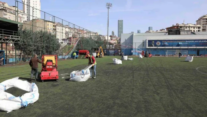 Kağıthane'deki tüm futbol sahaları yenileniyor
